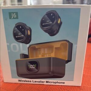 Wireless Lavalier Microphone - Black and Yellow